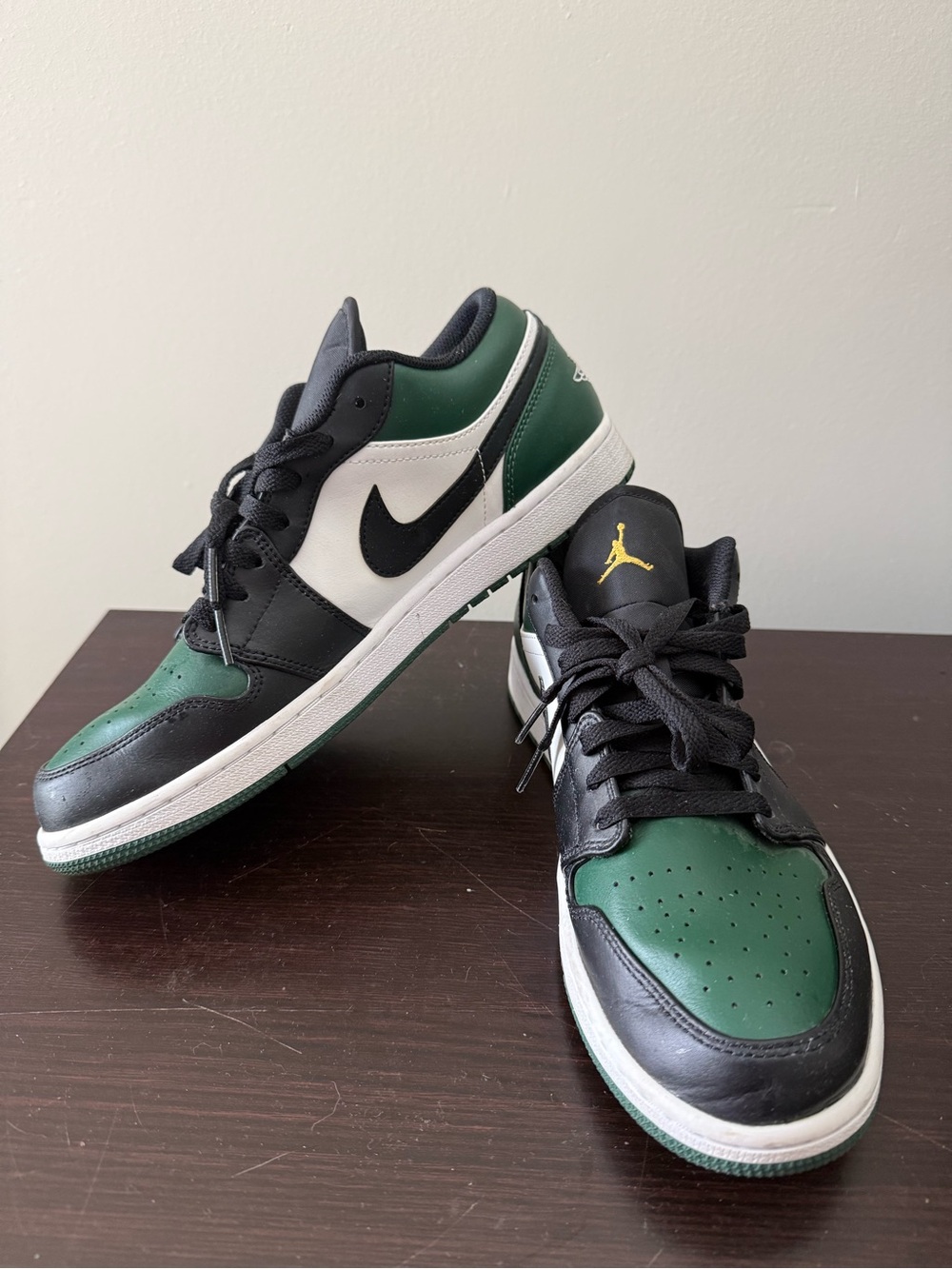 Nike Men's Low Top Sneakers in Green, Black & White